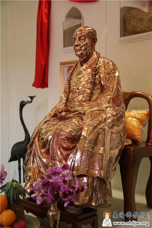 09 本焕寺供奉的中国佛门泰斗本焕长老法相.jpg